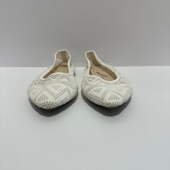 SO Women's White Lace Boat Memory Foam Ballet Flats; Size 7; Worn Only Once - Picture 3 of 5